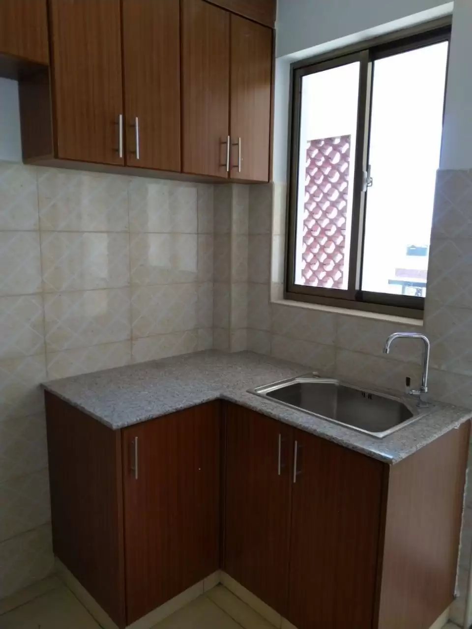 3 bedroom with Dsq 4th Flr 4.8M(Distress negotiable Distress on Sale Apartment For Sale on Sale Athi River with All Amenities like Malls, Schools Swimming Pool etc