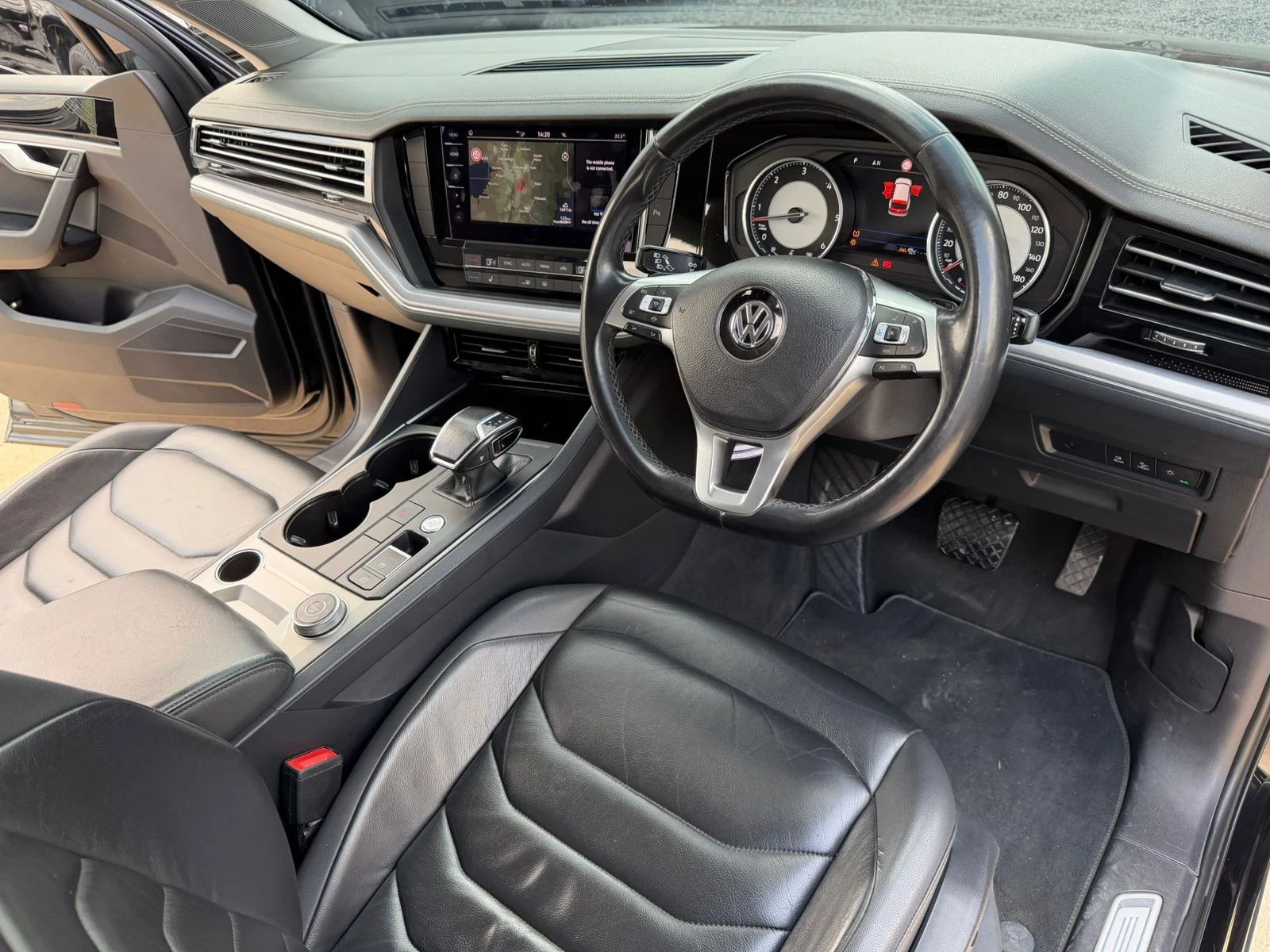 Volkswagen Touareg Asian Owner QUICKEST SALE EVER 😲 💪 Fully Loaded QUICK SALE. Cars from 150K, 30% Deposit lipa pole pole. Hire purchase installments HP Car IMPORT 0% DEPOSIT. UpTo 70% financing/finance NO CRB STATUS CHECK Trade in OK for sale in kenya check more cars on my bio.