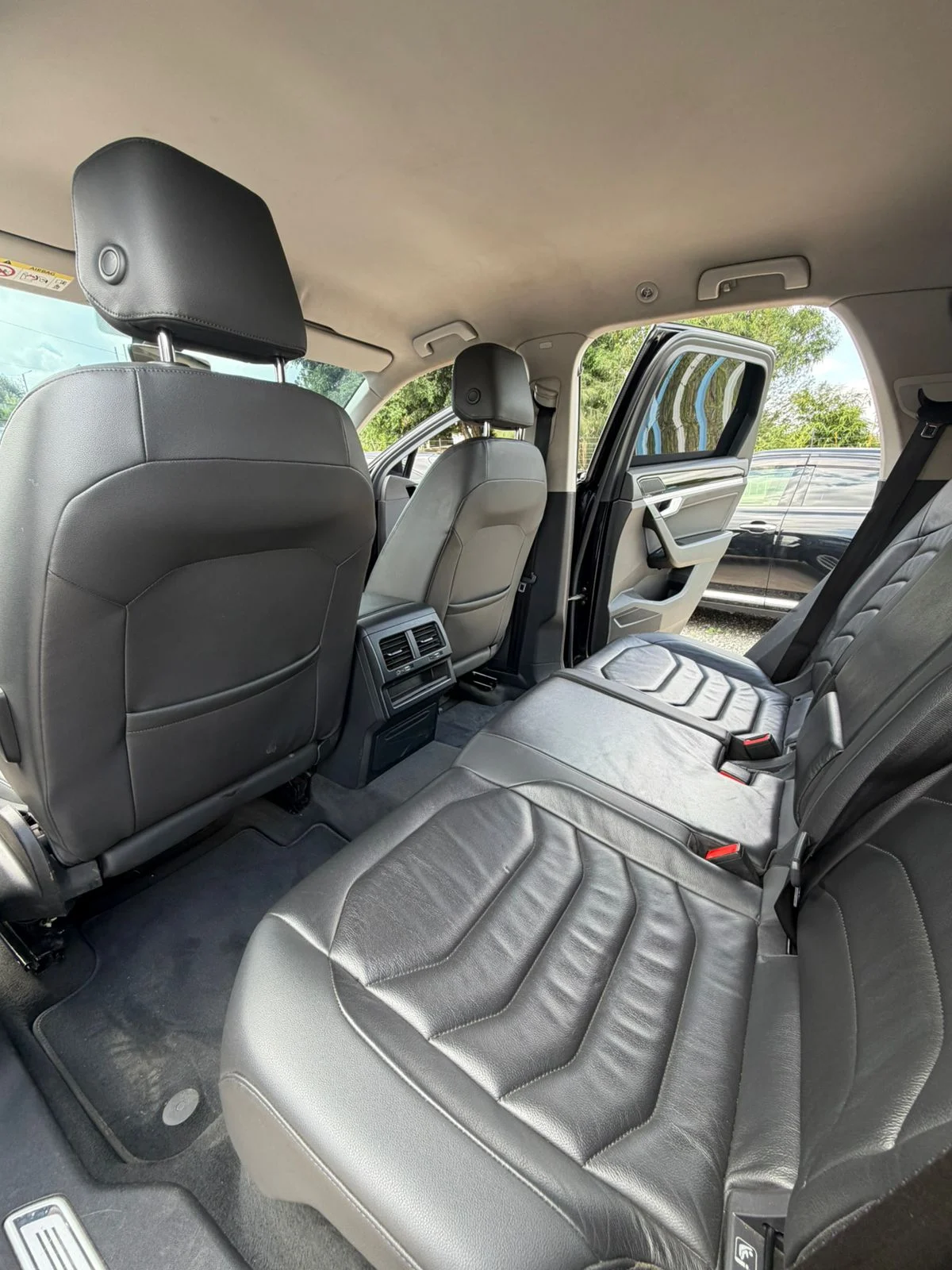 Volkswagen Touareg Asian Owner QUICKEST SALE EVER 😲 💪 Fully Loaded QUICK SALE. Cars from 150K, 30% Deposit lipa pole pole. Hire purchase installments HP Car IMPORT 0% DEPOSIT. UpTo 70% financing/finance NO CRB STATUS CHECK Trade in OK for sale in kenya check more cars on my bio.