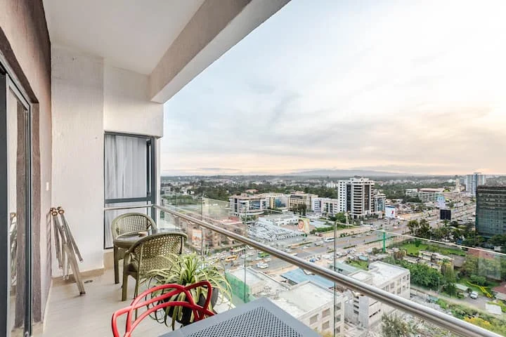 Short and long let (Airbnb) Executive with best view of Nairobi, has all Amenities, indoor.  0724260188 Kilimani