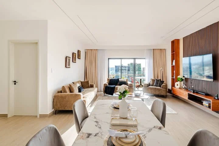 Short and long let (Airbnb) Executive with best view of Nairobi, has all Amenities, indoor.  0724260188 Kilimani