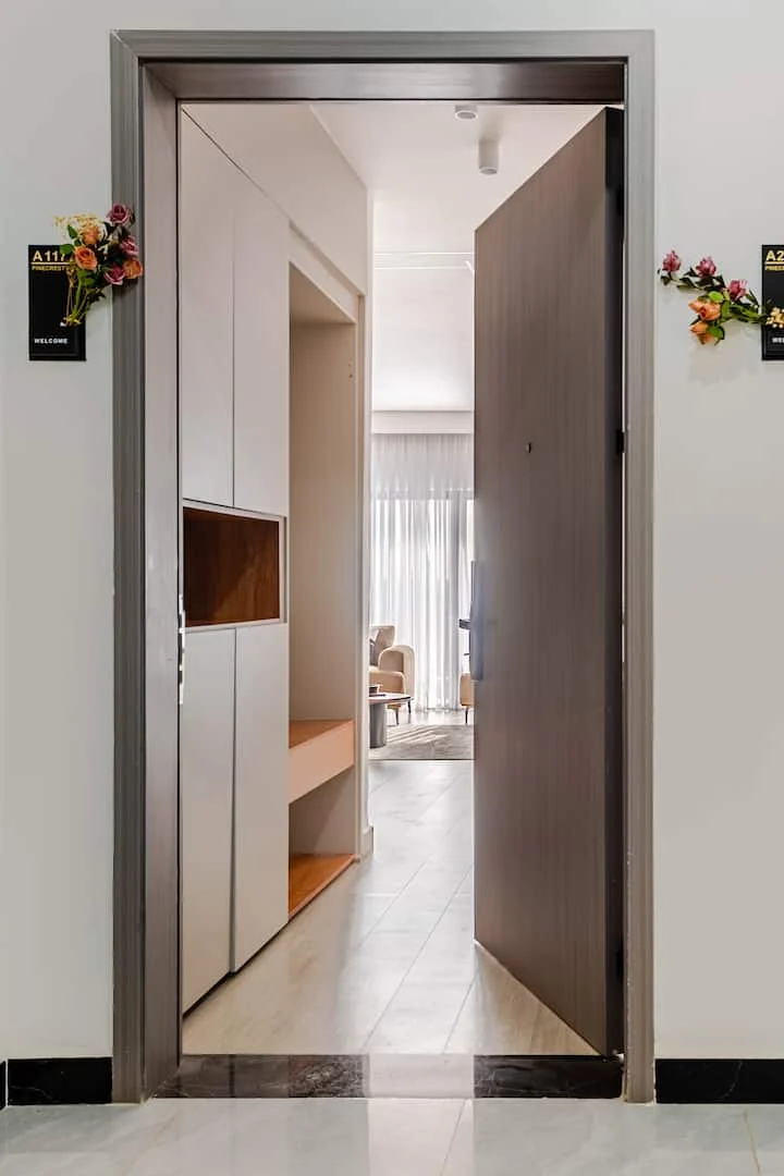 Short and long let (Airbnb) Executive with best view of Nairobi, has all Amenities, indoor.  0724260188 Kilimani