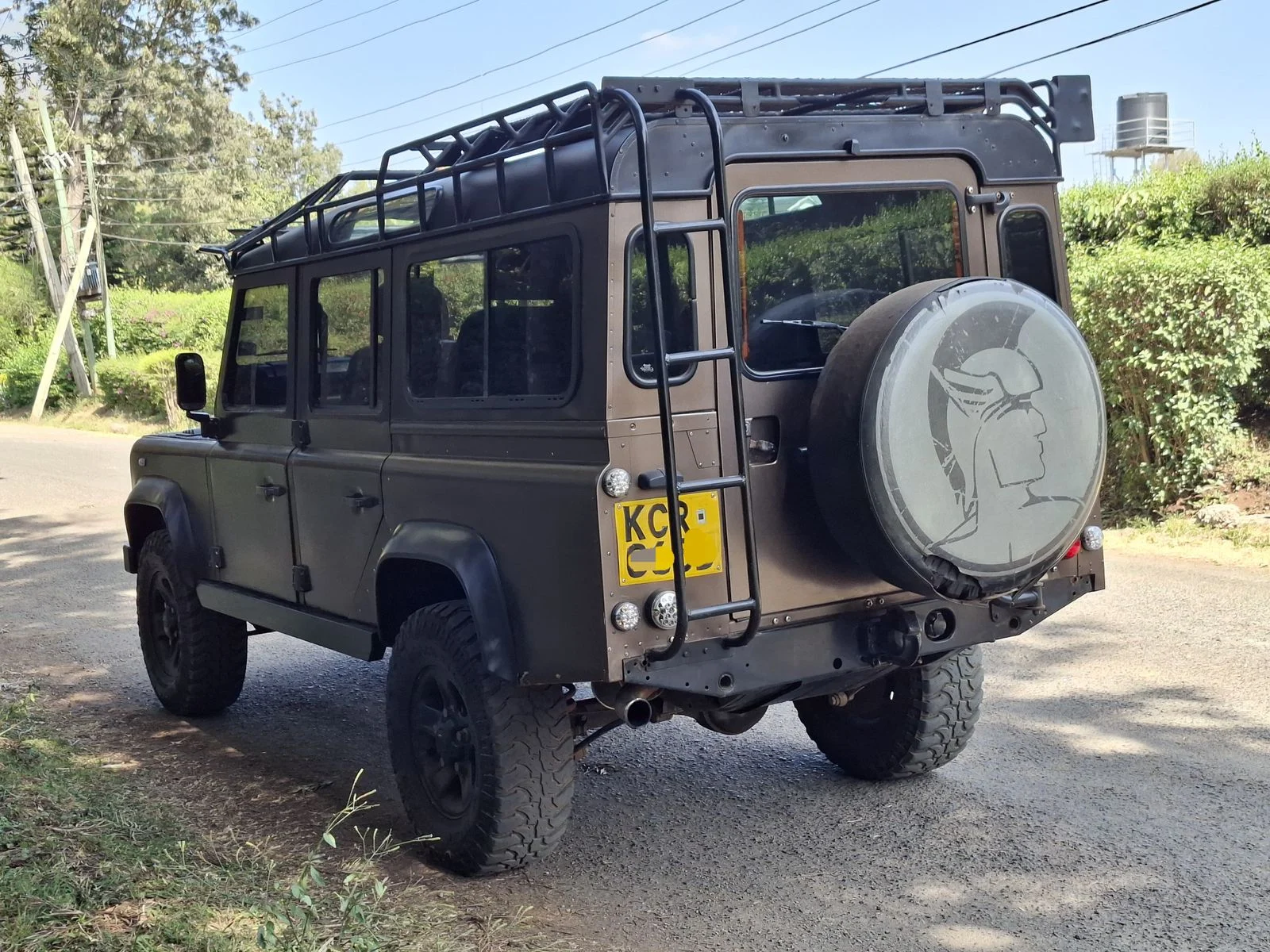 Land Rover Defender PUMA double Sunroof Tour Van 😲 💪 Fully Loaded QUICK SALE. Cars from 150K, 30% Deposit lipa pole pole. Hire purchase installments HP Car IMPORT 0% DEPOSIT. UpTo 70% financing/finance NO CRB STATUS CHECK Trade in OK