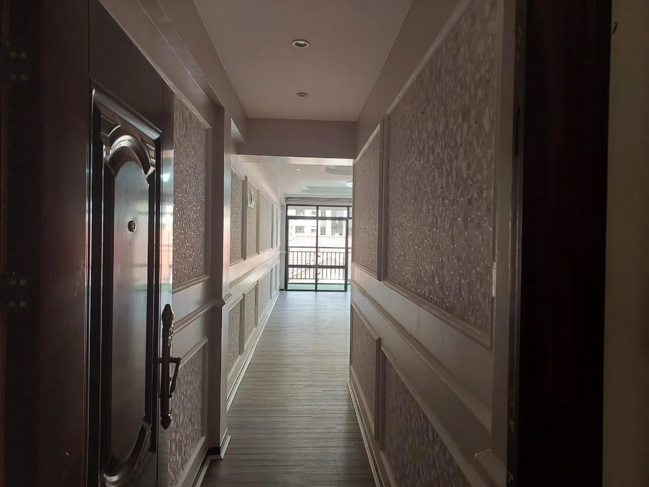 3 Bedrooms 2 ensuite with DSQ, with all Amenities, located on the upper side of Dennis Pritt road Quick Sale all documents available for immediate transfer. 0724260188