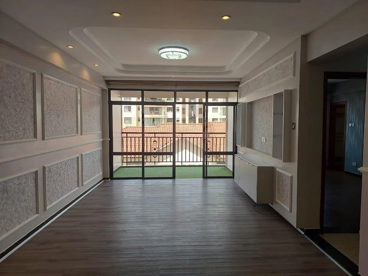 3 Bedrooms 2 ensuite with DSQ, with all Amenities, located on the upper side of Dennis Pritt road Quick Sale all documents available for immediate transfer. 0724260188