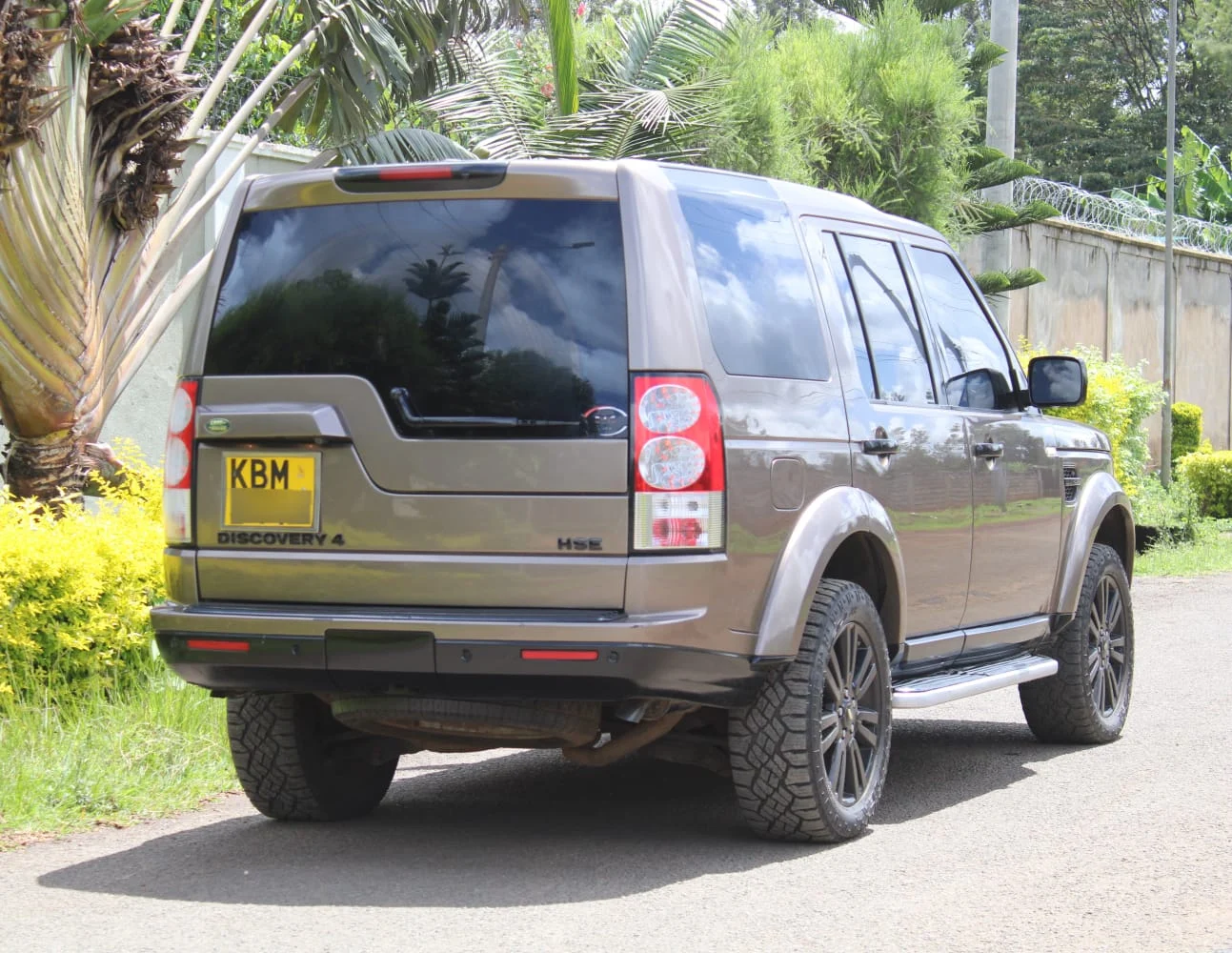 Land Rover Discovery 4 disco 4 Local Assembly  Very clean 😲 💪 Fully Loaded QUICK SALE. Cars from 150K, 30% Deposit lipa pole pole. Hire purchase installments HP Car IMPORT 0% DEPOSIT. UpTo 70% financing/finance NO CRB STATUS CHECK Trade in OK