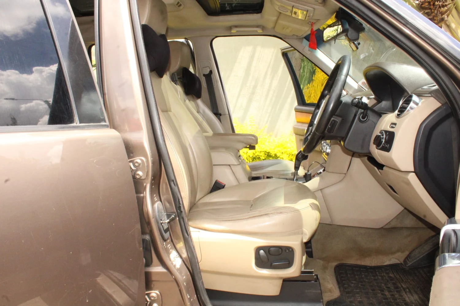 Land Rover Discovery 4 disco 4 Local Assembly  Very clean 😲 💪 Fully Loaded QUICK SALE. Cars from 150K, 30% Deposit lipa pole pole. Hire purchase installments HP Car IMPORT 0% DEPOSIT. UpTo 70% financing/finance NO CRB STATUS CHECK Trade in OK