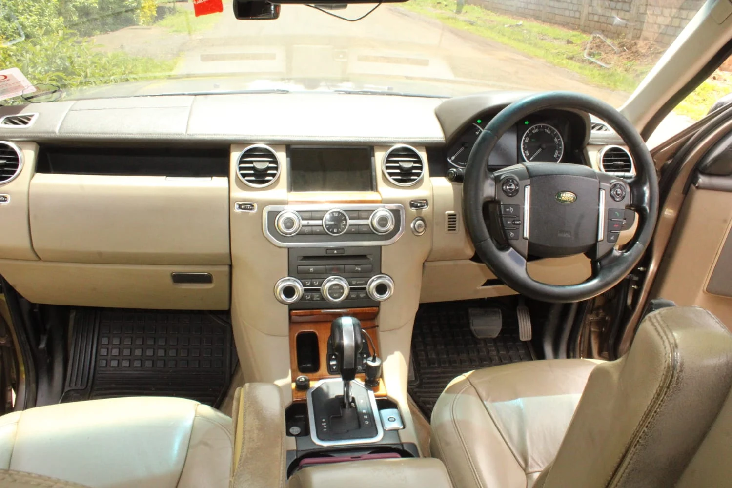 Land Rover Discovery 4 disco 4 Local Assembly  Very clean 😲 💪 Fully Loaded QUICK SALE. Cars from 150K, 30% Deposit lipa pole pole. Hire purchase installments HP Car IMPORT 0% DEPOSIT. UpTo 70% financing/finance NO CRB STATUS CHECK Trade in OK