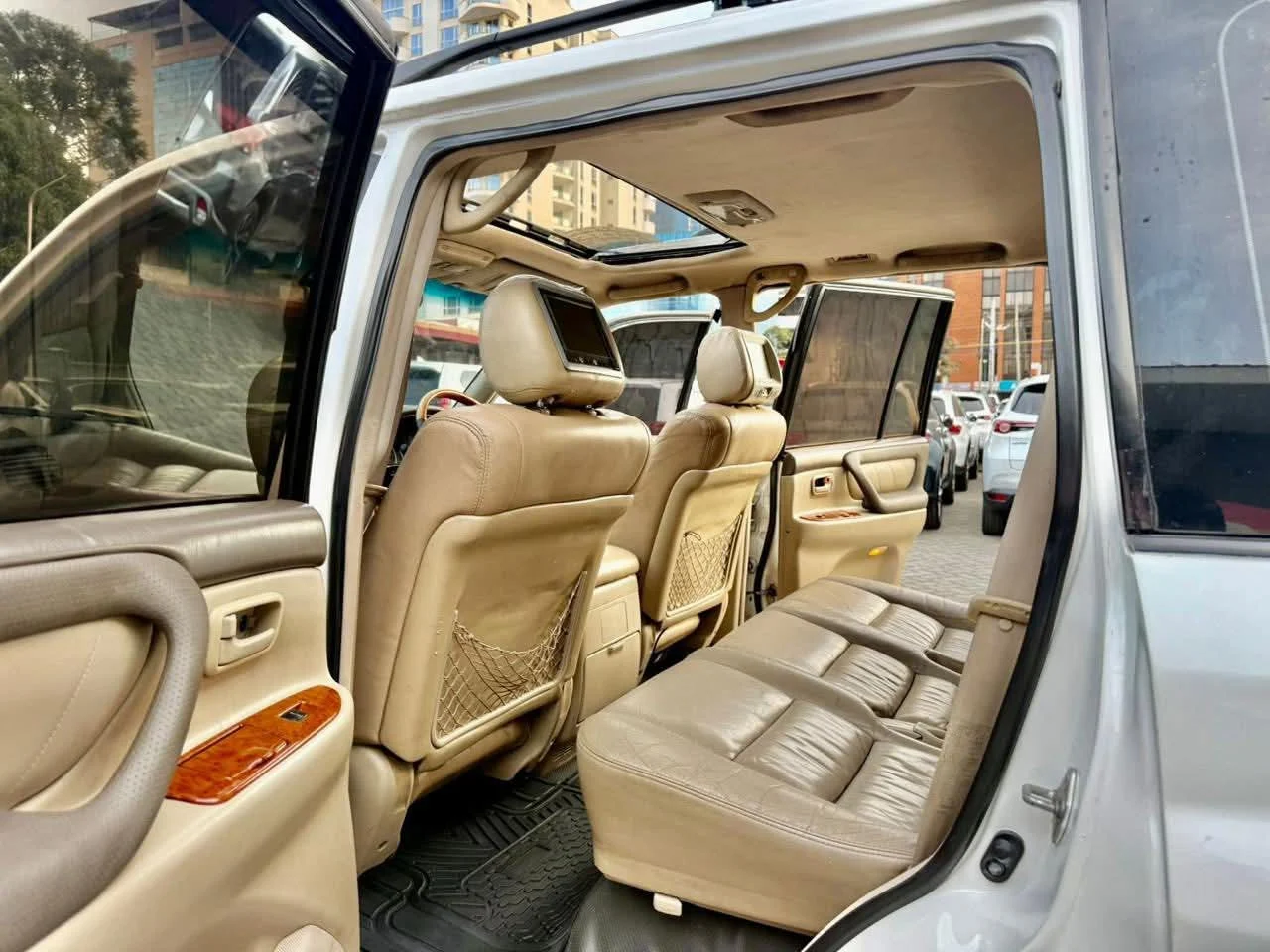 Toyota Land Cruiser 100 series Cygnus sunroof leather Asian Owner 😲 💪 Fully Loaded QUICK SALE. Cars from 150K, 30% Deposit lipa pole pole. Hire purchase installments HP Car IMPORT 0% DEPOSIT. UpTo 70% financing/finance NO CRB STATUS CHECK Trade in OK