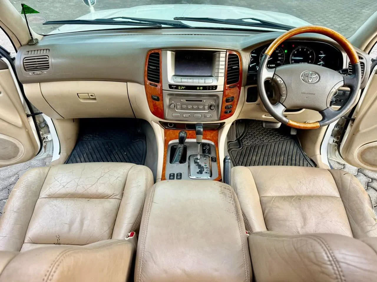 Toyota Land Cruiser 100 series Cygnus sunroof leather Asian Owner 😲 💪 Fully Loaded QUICK SALE. Cars from 150K, 30% Deposit lipa pole pole. Hire purchase installments HP Car IMPORT 0% DEPOSIT. UpTo 70% financing/finance NO CRB STATUS CHECK Trade in OK