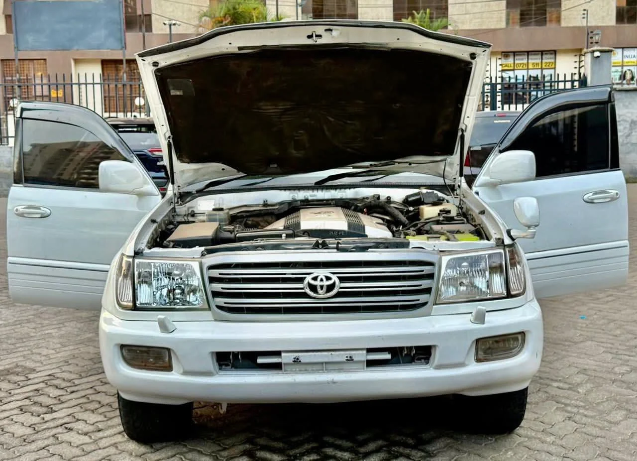 Toyota Land Cruiser 100 series Cygnus sunroof leather Asian Owner 😲 💪 Fully Loaded QUICK SALE. Cars from 150K, 30% Deposit lipa pole pole. Hire purchase installments HP Car IMPORT 0% DEPOSIT. UpTo 70% financing/finance NO CRB STATUS CHECK Trade in OK
