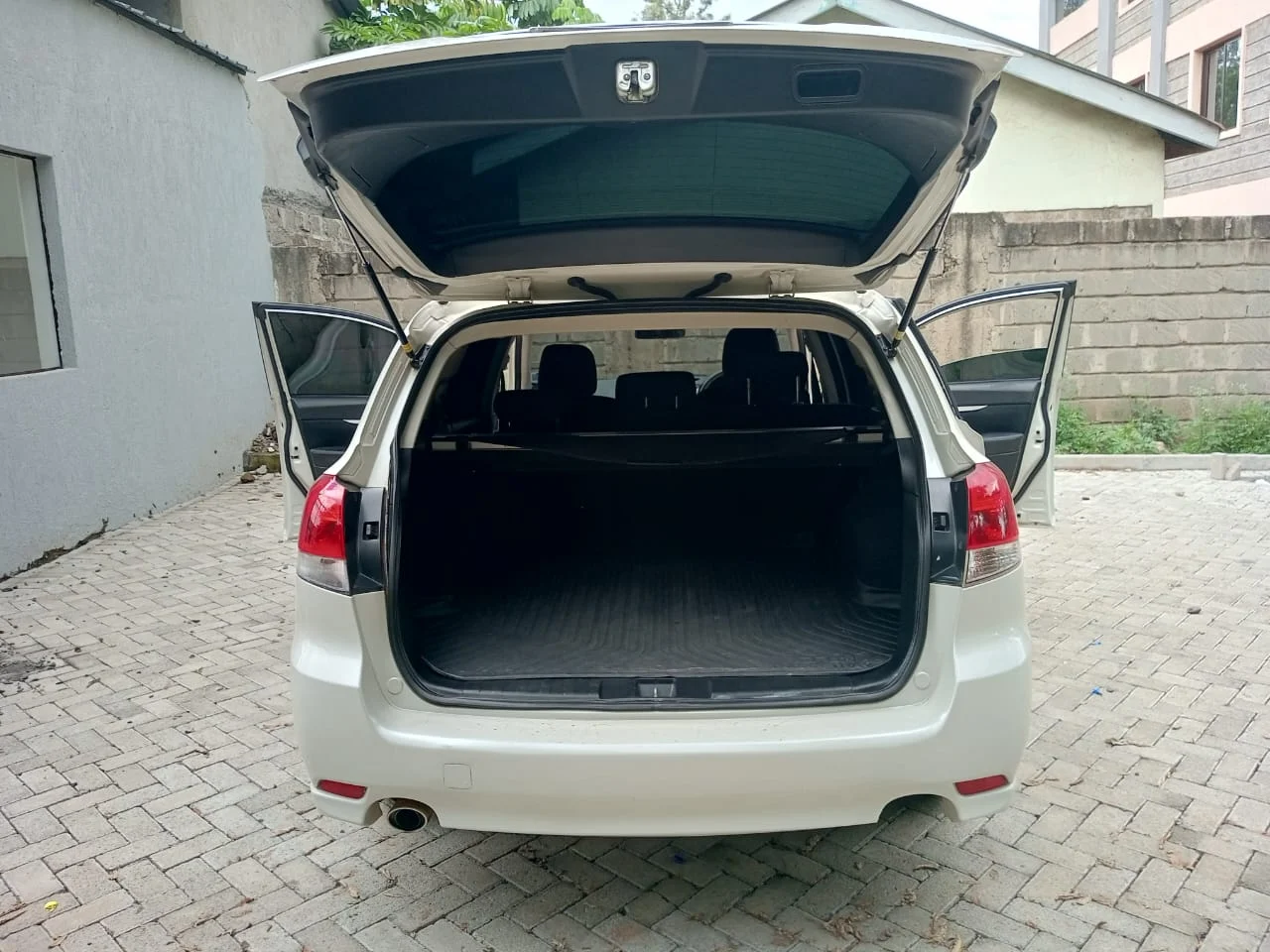 Subaru Legacy New Shape Very clean 😲. Cars from 150K, 30% Deposit lipa pole pole. Hire purchase installments HP. UpTo 70% financing/finance NO CRB STATUS CHECK Trade in OK