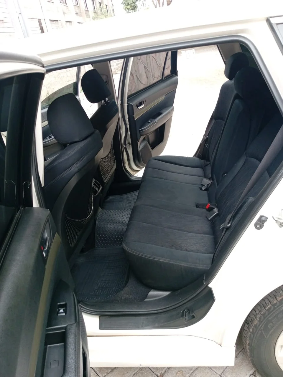 Subaru Legacy New Shape Very clean 😲. Cars from 150K, 30% Deposit lipa pole pole. Hire purchase installments HP. UpTo 70% financing/finance NO CRB STATUS CHECK Trade in OK