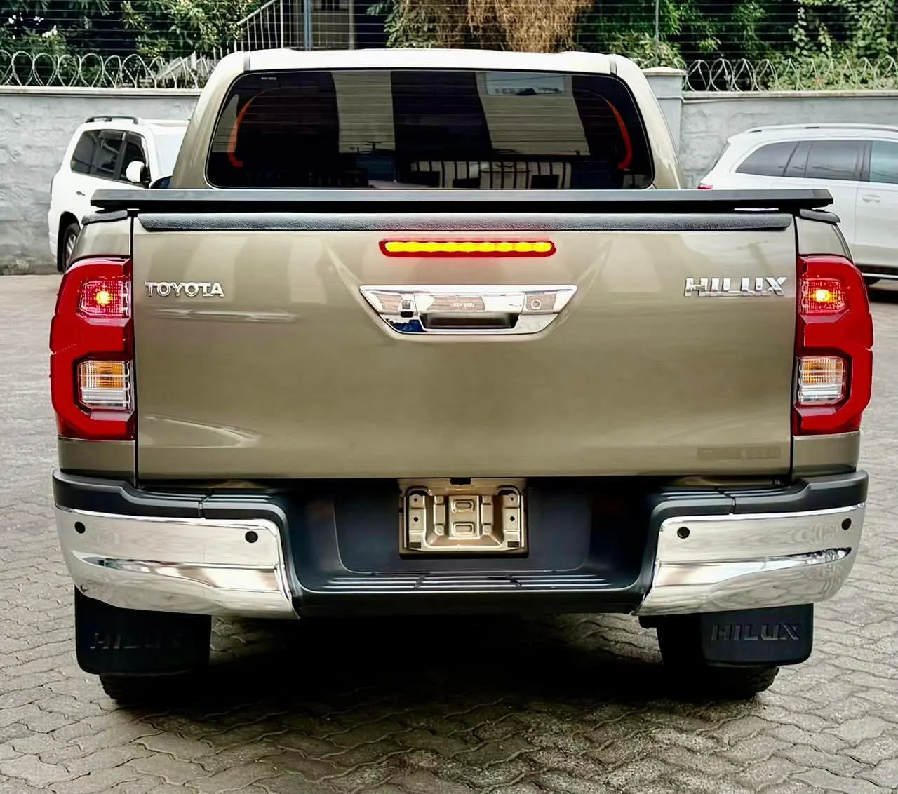 Toyota HILUX NEW SHAPE  New Arrival 😲 💪 Fully Loaded QUICK SALE. Cars from 150K, 30% Toyota HILUX NEW SHAPE  Deposit lipa pole pole. Hire purchase installments HP. UpTo 70% financing/finance NO CRB STATUS CHECK Trade in OK