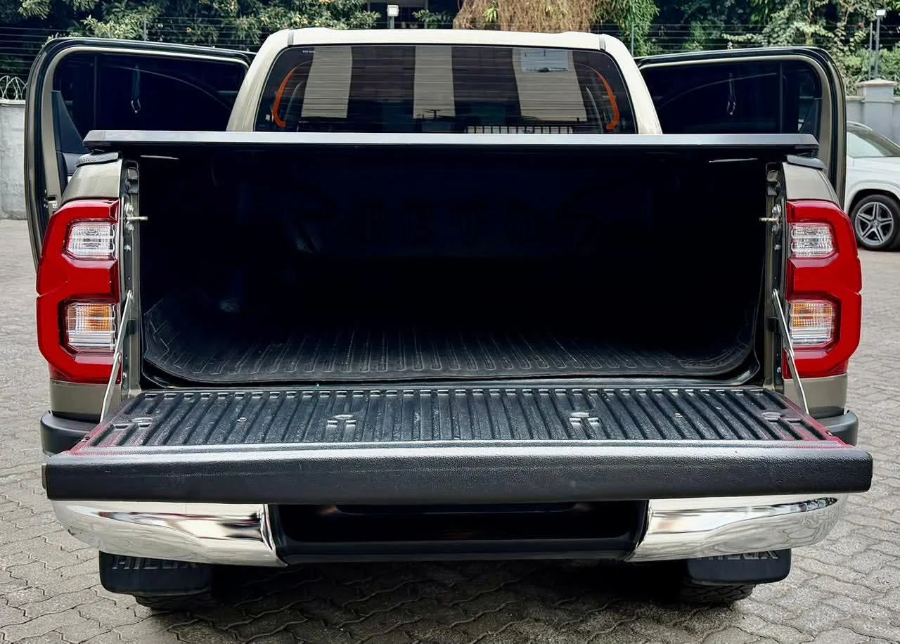 Toyota HILUX NEW SHAPE  New Arrival 😲 💪 Fully Loaded QUICK SALE. Cars from 150K, 30% Toyota HILUX NEW SHAPE  Deposit lipa pole pole. Hire purchase installments HP. UpTo 70% financing/finance NO CRB STATUS CHECK Trade in OK