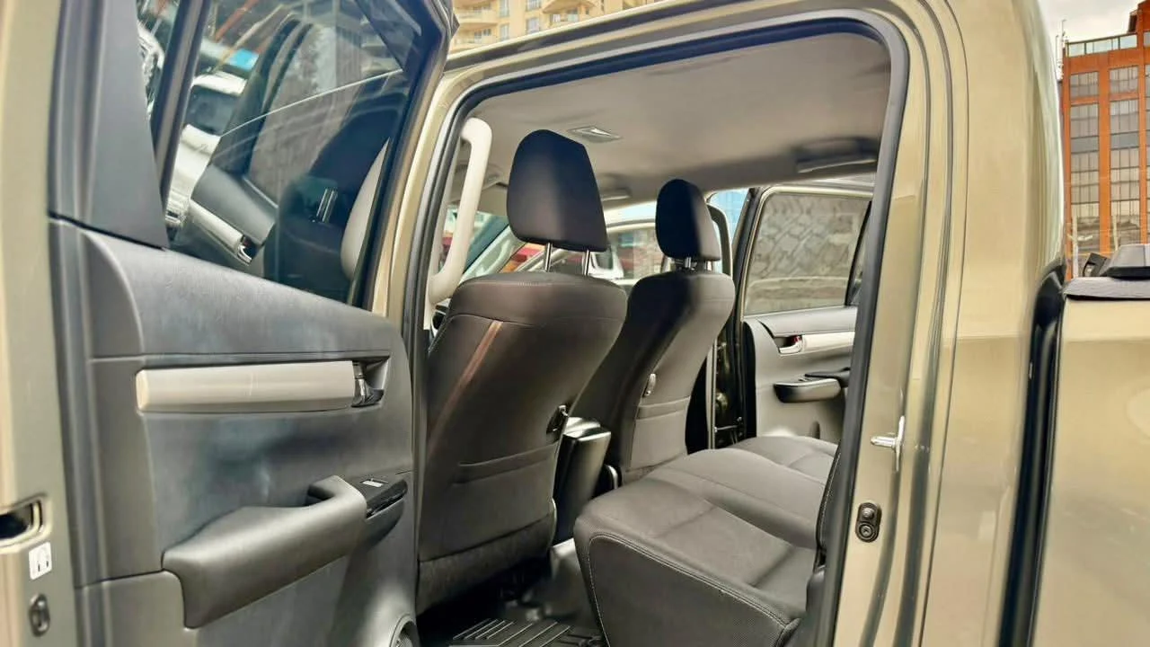 Toyota HILUX NEW SHAPE  New Arrival 😲 💪 Fully Loaded QUICK SALE. Cars from 150K, 30% Toyota HILUX NEW SHAPE  Deposit lipa pole pole. Hire purchase installments HP. UpTo 70% financing/finance NO CRB STATUS CHECK Trade in OK