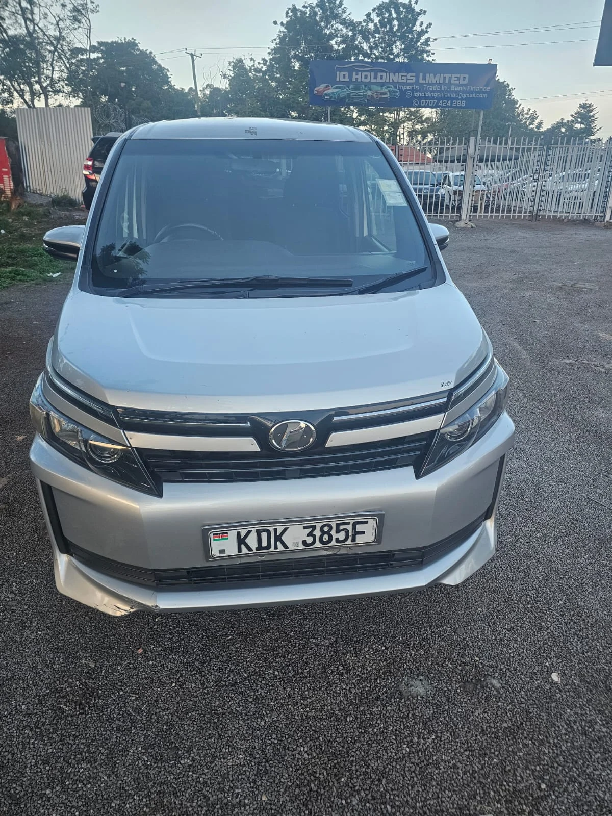 Toyota Voxy  New Shape Van 😲 QUICK SALE. Cars from 150K, 30% Deposit lipa pole pole. Hire purchase installments HP. UpTo 70% financing/finance NO CRB STATUS CHECK Trade in OK