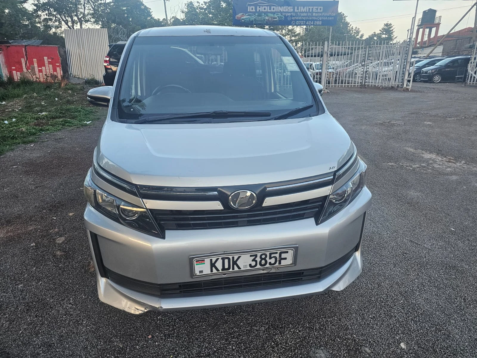 Toyota Voxy  New Shape Van 😲 QUICK SALE. Cars from 150K, 30% Deposit lipa pole pole. Hire purchase installments HP. UpTo 70% financing/finance NO CRB STATUS CHECK Trade in OK