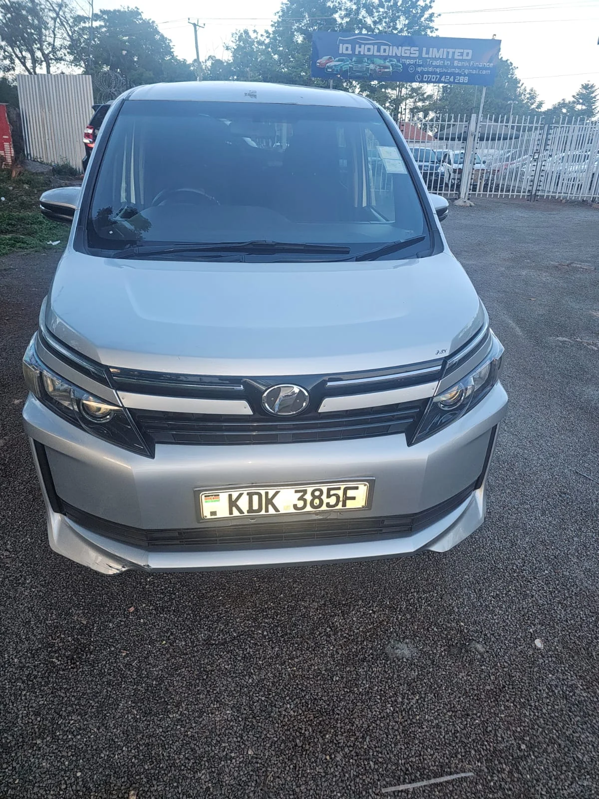 Toyota Voxy  New Shape Van 😲 QUICK SALE. Cars from 150K, 30% Deposit lipa pole pole. Hire purchase installments HP. UpTo 70% financing/finance NO CRB STATUS CHECK Trade in OK