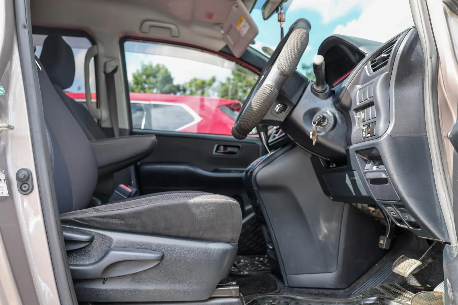 Toyota Voxy  New Shape Van New Arrival 😲 QUICK SALE. Cars from 150K, 30% Deposit lipa pole pole. Hire purchase installments HP. UpTo 70% financing/finance NO CRB STATUS CHECK Trade in OK