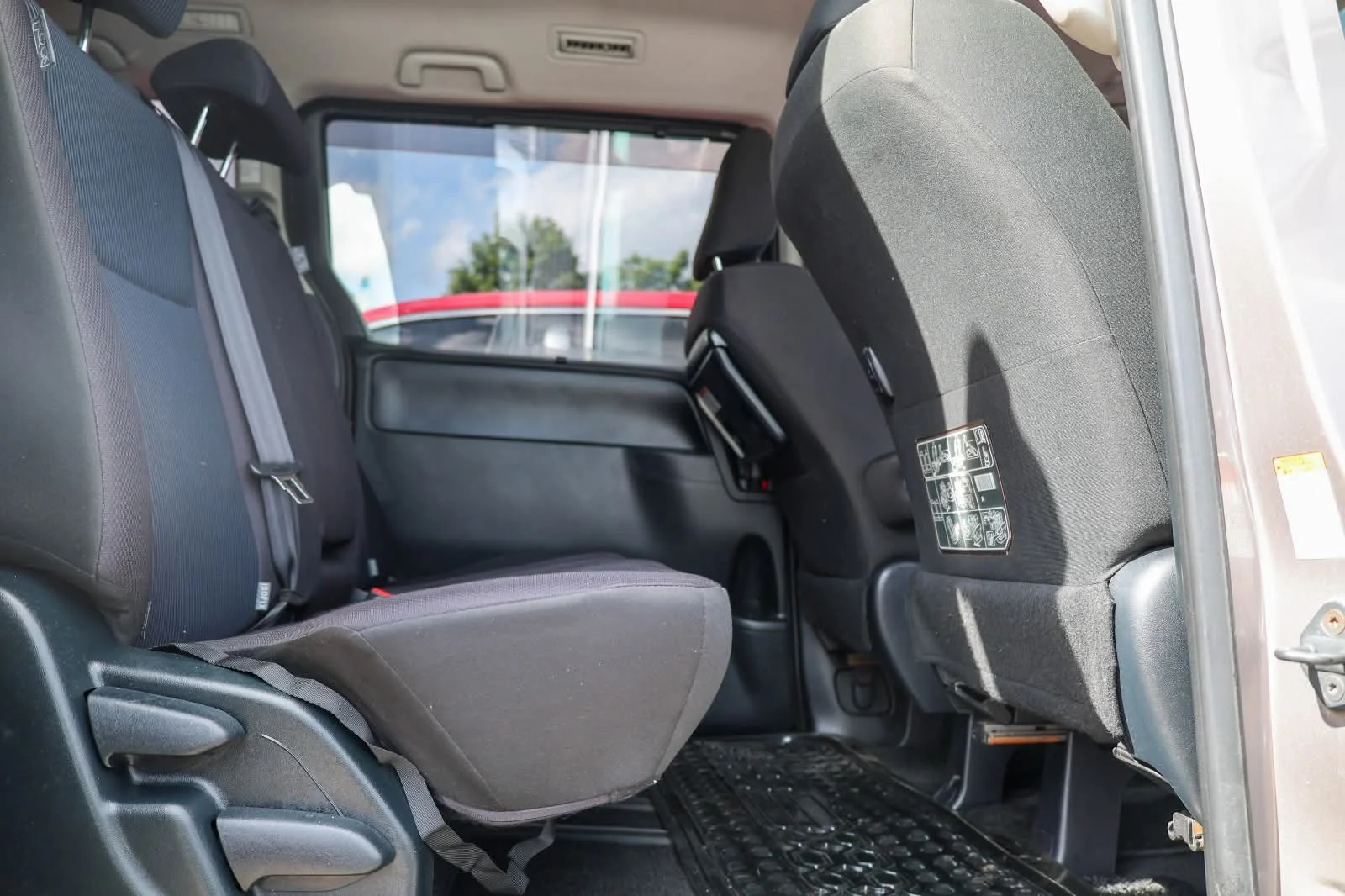 Toyota Voxy  New Shape Van New Arrival 😲 QUICK SALE. Cars from 150K, 30% Deposit lipa pole pole. Hire purchase installments HP. UpTo 70% financing/finance NO CRB STATUS CHECK Trade in OK