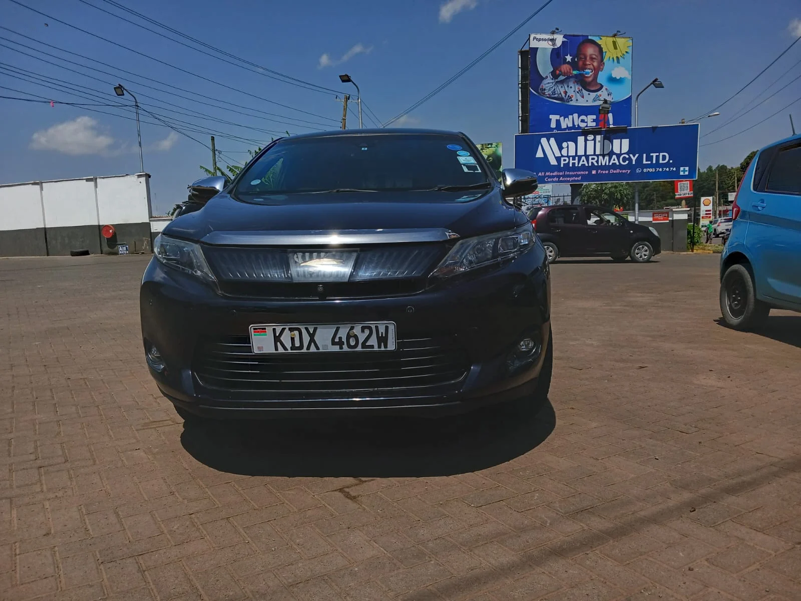 Toyota Harrier KDX 2.3M ONLY New Shape 😲 QUICK SALE. Cars from 150K, 30% Deposit lipa pole pole. Hire purchase installments HP. UpTo 70% financing/finance NO CRB STATUS CHECK Trade in OK