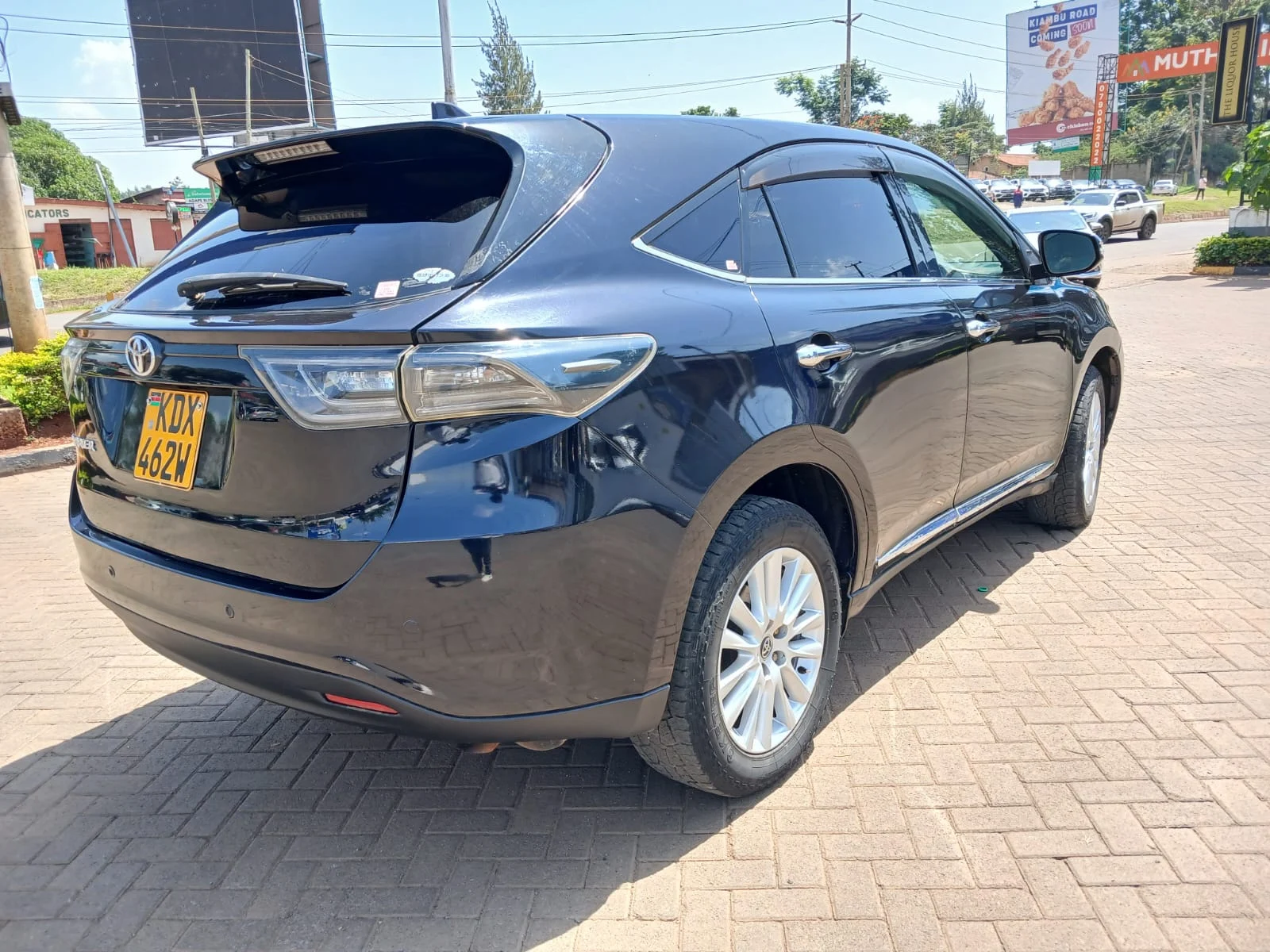 Toyota Harrier KDX 2.3M ONLY New Shape 😲 QUICK SALE. Cars from 150K, 30% Deposit lipa pole pole. Hire purchase installments HP. UpTo 70% financing/finance NO CRB STATUS CHECK Trade in OK