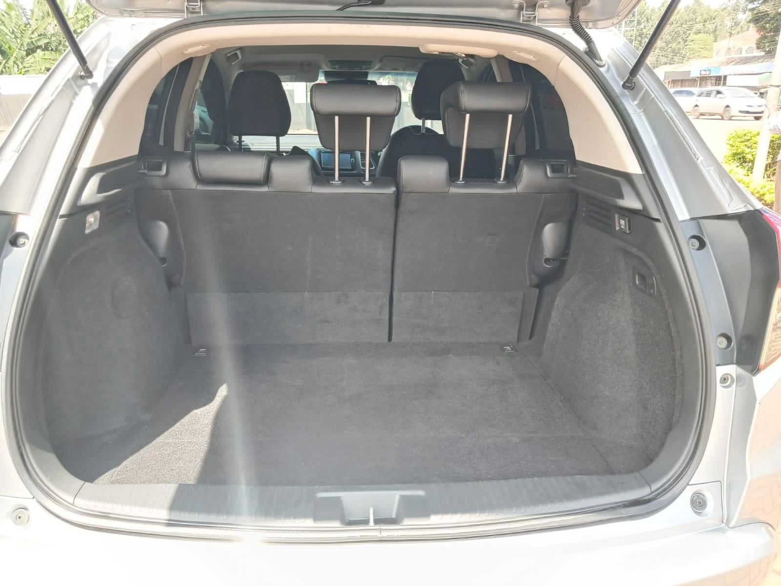 Honda Vezel New Shape 😲 QUICK SALE. Cars from 150K, 30% Deposit lipa pole pole. Hire purchase installments HP. UpTo 70% financing/finance NO CRB STATUS CHECK Trade in OK