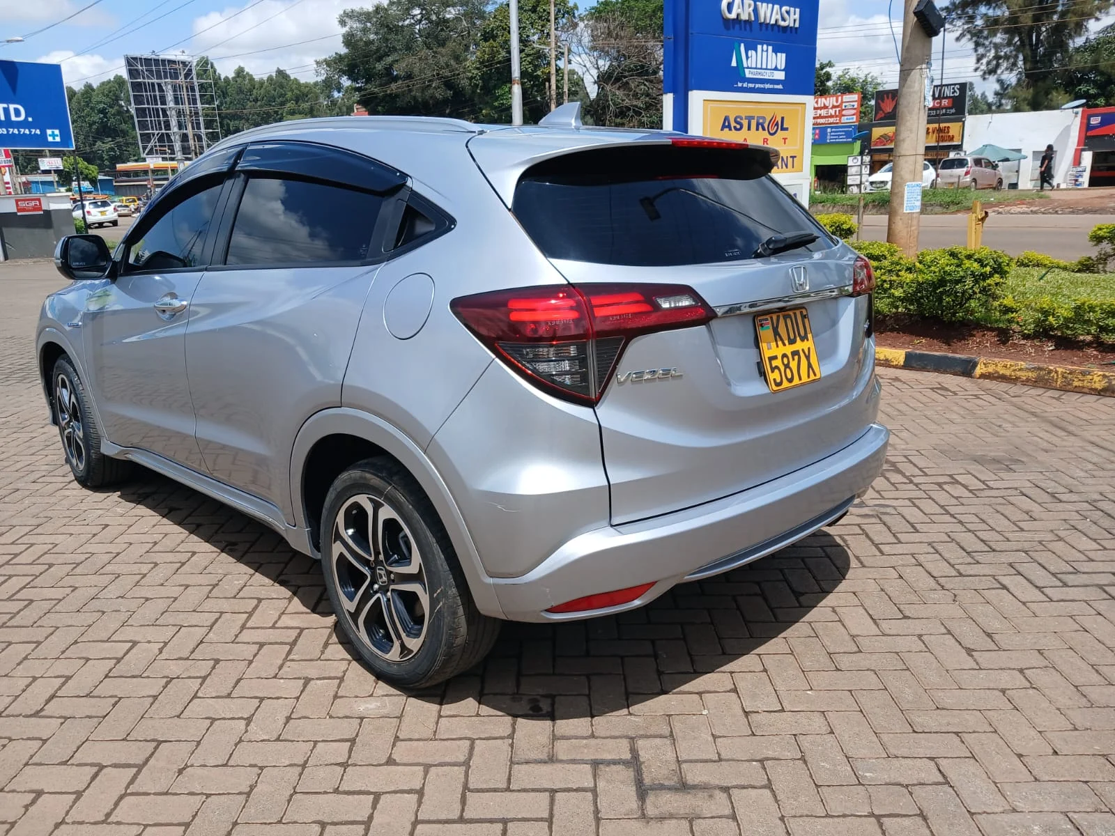 Honda Vezel New Shape 😲 QUICK SALE. Cars from 150K, 30% Deposit lipa pole pole. Hire purchase installments HP. UpTo 70% financing/finance NO CRB STATUS CHECK Trade in OK