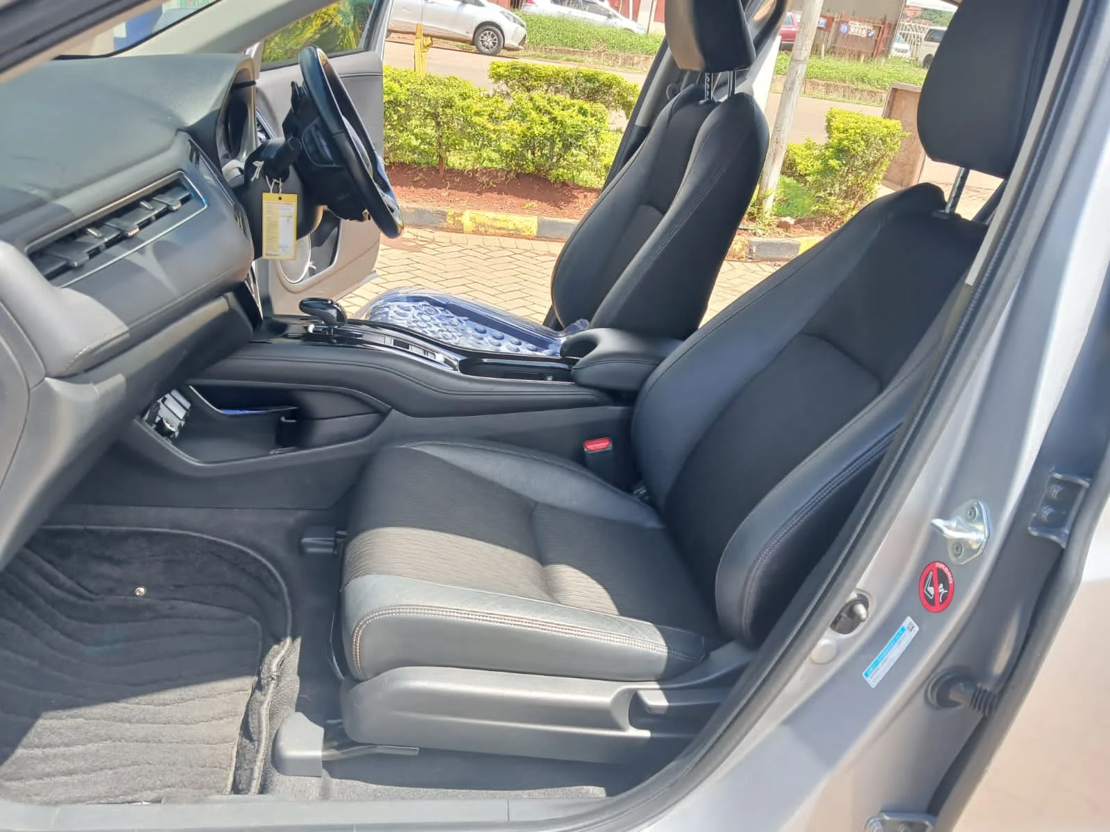 Honda Vezel New Shape 😲 QUICK SALE. Cars from 150K, 30% Deposit lipa pole pole. Hire purchase installments HP. UpTo 70% financing/finance NO CRB STATUS CHECK Trade in OK