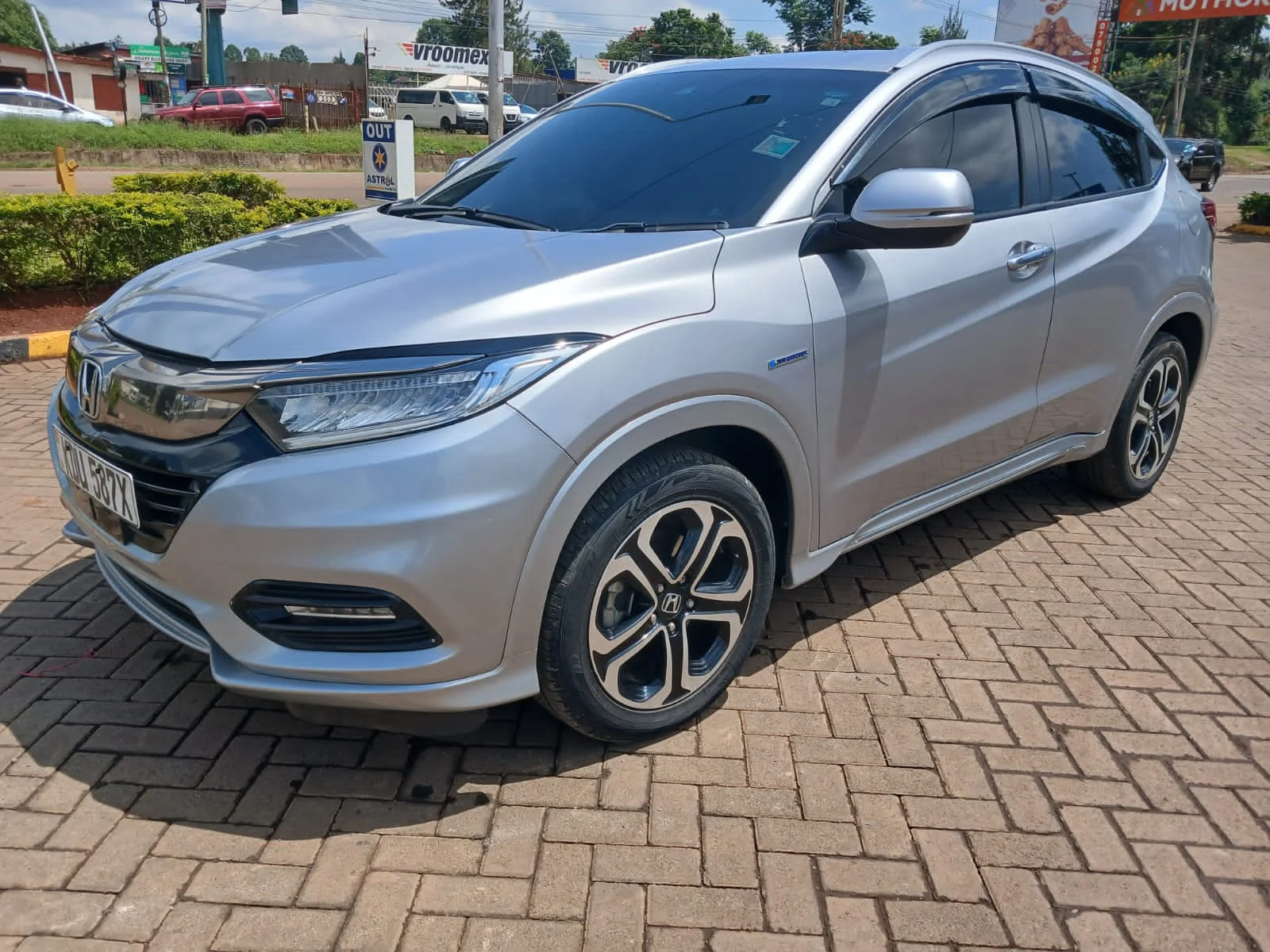 Honda Vezel New Shape 😲 QUICK SALE. Cars from 150K, 30% Deposit lipa pole pole. Hire purchase installments HP. UpTo 70% financing/finance NO CRB STATUS CHECK Trade in OK