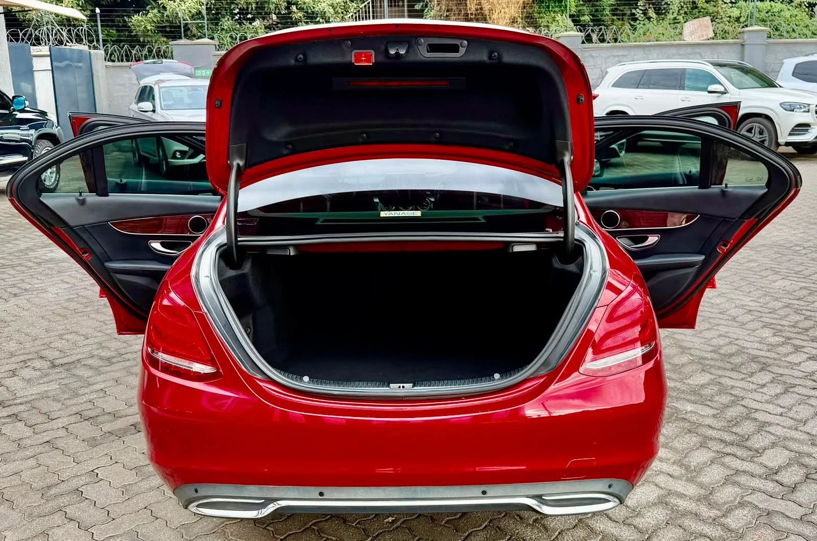 Mercedes Benz c200 New Shape New Arrival 😲. Cars from 150K, 30% Deposit lipa pole pole. Hire purchase installments HP. UpTo 70% financing/finance NO CRB STATUS CHECK Trade in OK