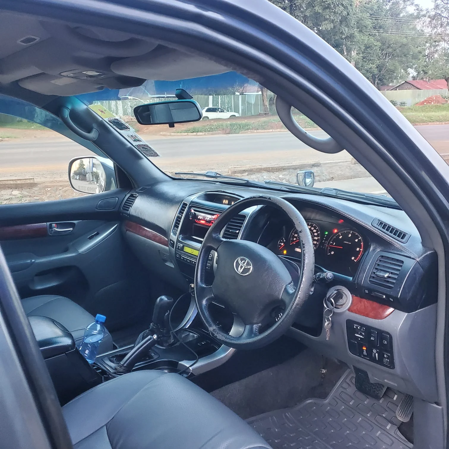 TOYOTA LAND-CRUISER Prado J120 Sunroof Leather Diesel 😲 💪 Fully Loaded QUICK SALE. Cars from 150K, 30% Deposit lipa pole pole. Hire purchase installments HP. UpTo 70% financing/finance NO CRB STATUS CHECK Trade in OK