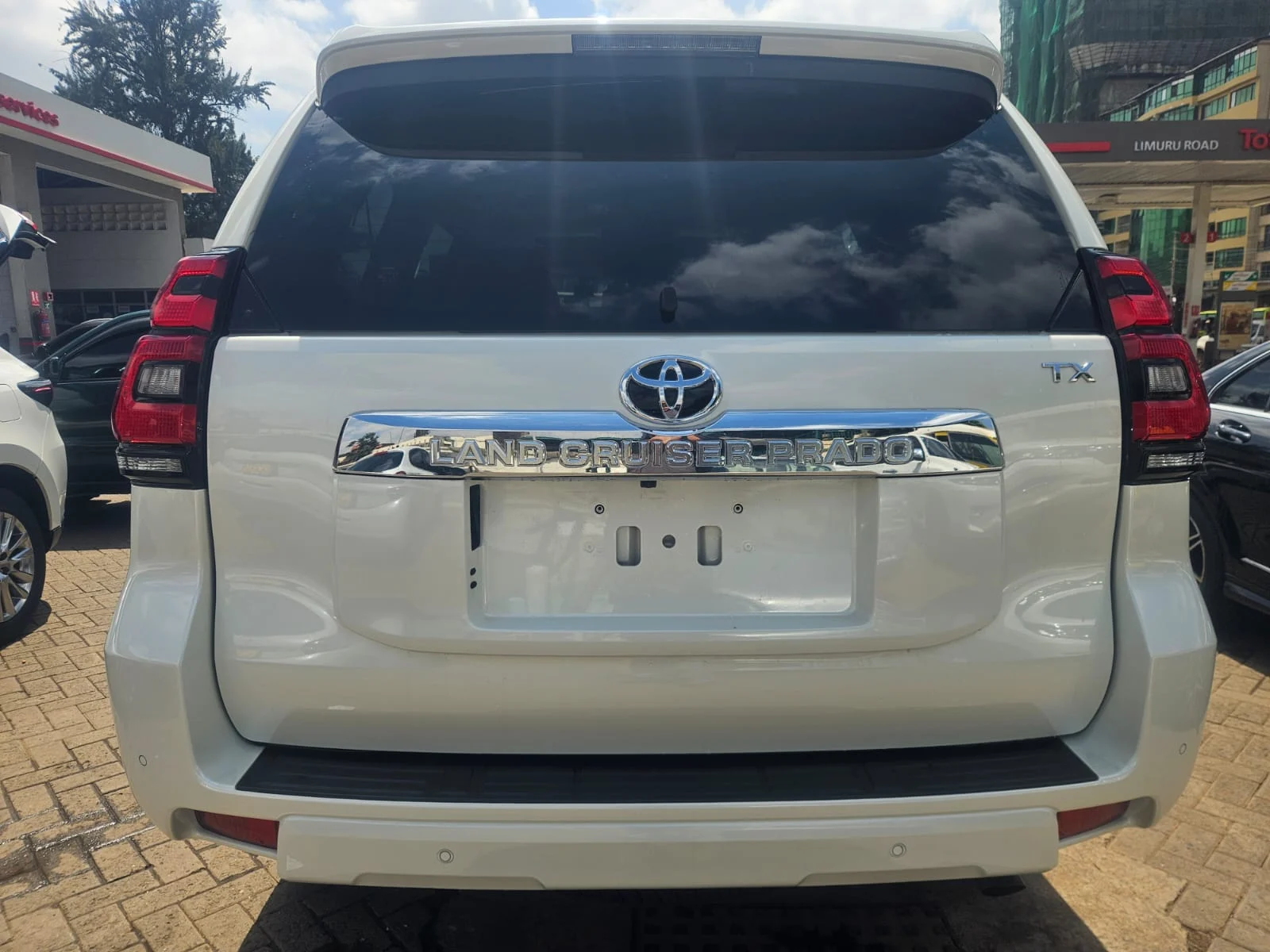 TOYOTA LAND-CRUISER 29,000km mileage Prado j150 Sunroof Leather Diesel New Arrival New Shape 😲 💪 Fully Loaded QUICK SALE. Cars from 150K, 30% Deposit lipa pole pole. Hire purchase installments HP. UpTo 70% financing/finance NO CRB STATUS CHECK Trade in OK
