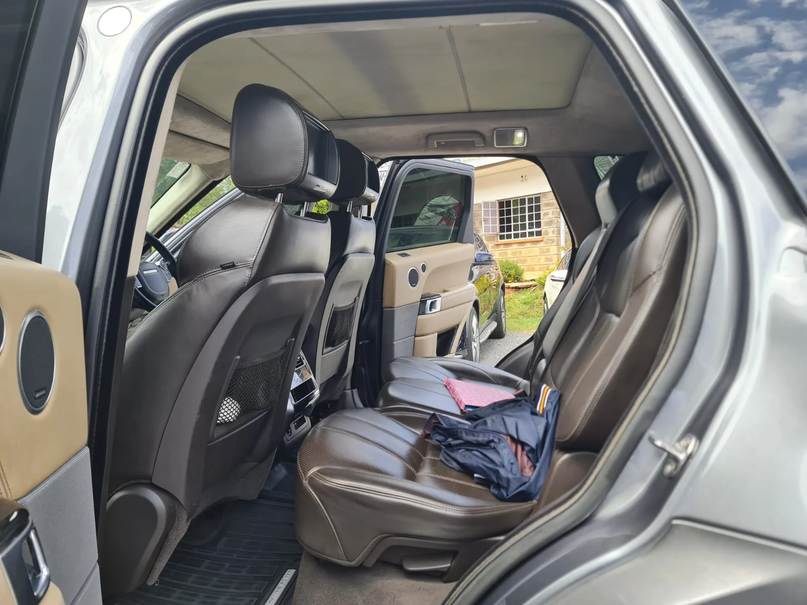 Range Rover sport Supercharged 5000cc 5L Petrol 😲 💪 Fully Loaded QUICK SALE. Cars from 150K, 30% Deposit lipa pole pole. Hire purchase installments HP Car. UpTo 70% financing/finance NO CRB STATUS CHECK Trade in OK
