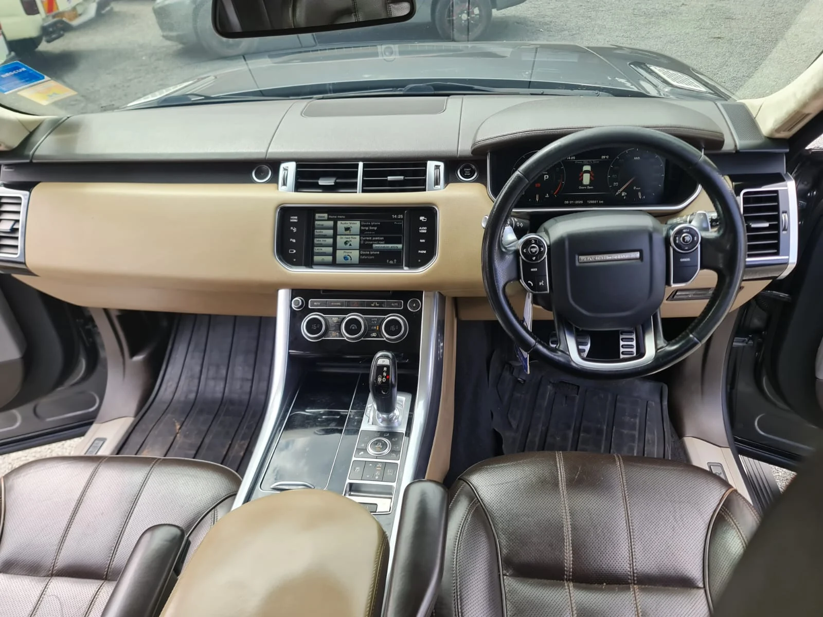 Range Rover sport Supercharged 5000cc 5L Petrol 😲 💪 Fully Loaded QUICK SALE. Cars from 150K, 30% Deposit lipa pole pole. Hire purchase installments HP Car. UpTo 70% financing/finance NO CRB STATUS CHECK Trade in OK