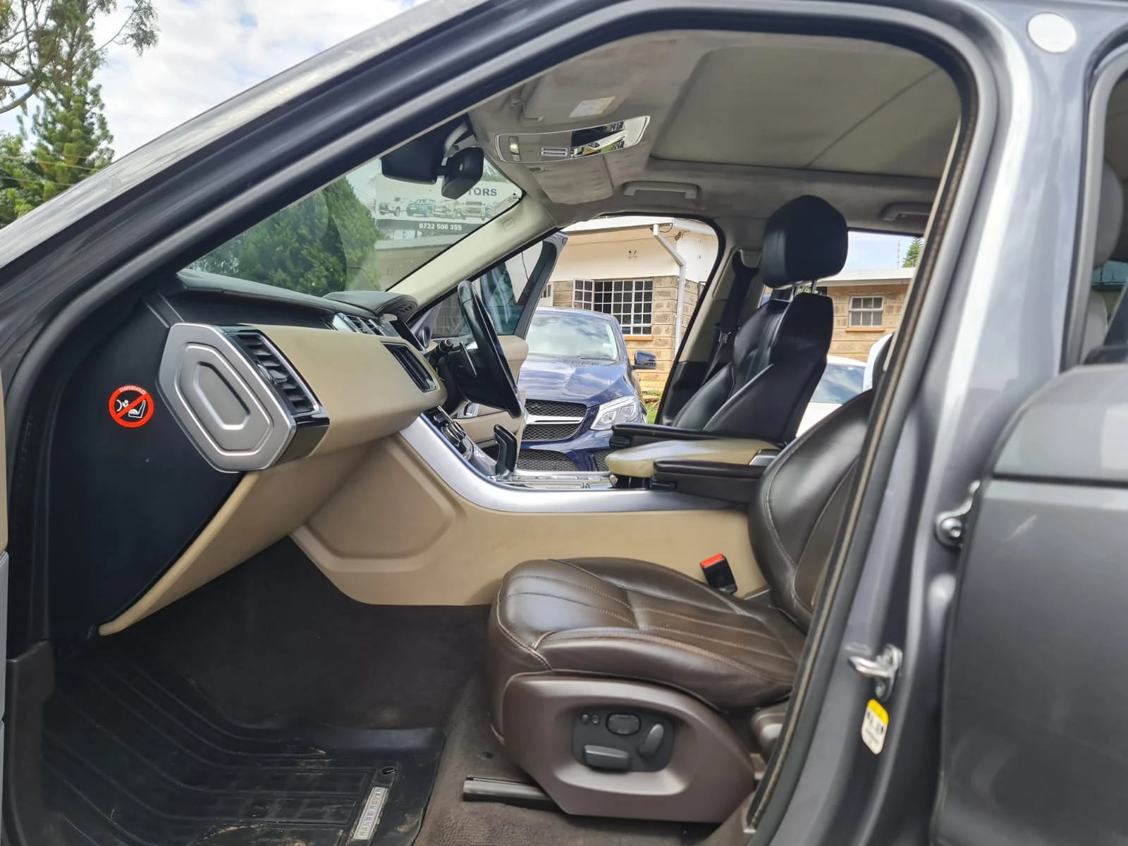 Range Rover sport Supercharged 5000cc 5L Petrol 😲 💪 Fully Loaded QUICK SALE. Cars from 150K, 30% Deposit lipa pole pole. Hire purchase installments HP Car. UpTo 70% financing/finance NO CRB STATUS CHECK Trade in OK