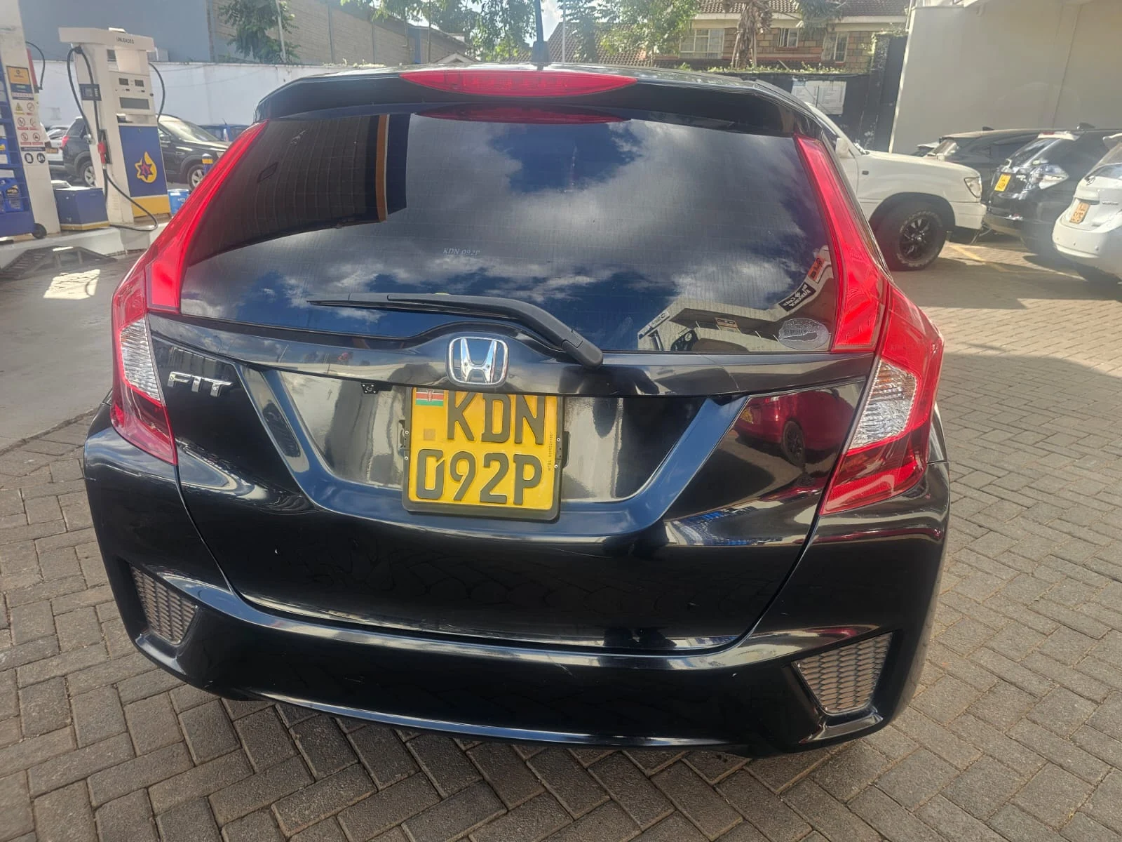 Honda fit New shape  Super clean 😲 QUICK SALE 😲. Cars from 150K, 30% Deposit lipa pole pole. Hire purchase installments HP. UpTo 70% financing/finance NO CRB STATUS CHECK Trade in OK
