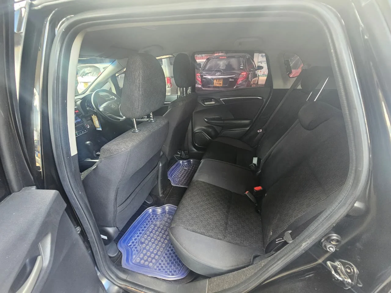 Honda fit New shape  Super clean 😲 QUICK SALE 😲. Cars from 150K, 30% Deposit lipa pole pole. Hire purchase installments HP. UpTo 70% financing/finance NO CRB STATUS CHECK Trade in OK