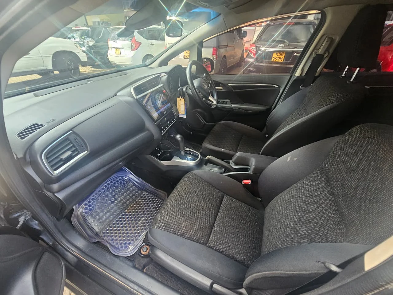 Honda fit New shape  Super clean 😲 QUICK SALE 😲. Cars from 150K, 30% Deposit lipa pole pole. Hire purchase installments HP. UpTo 70% financing/finance NO CRB STATUS CHECK Trade in OK