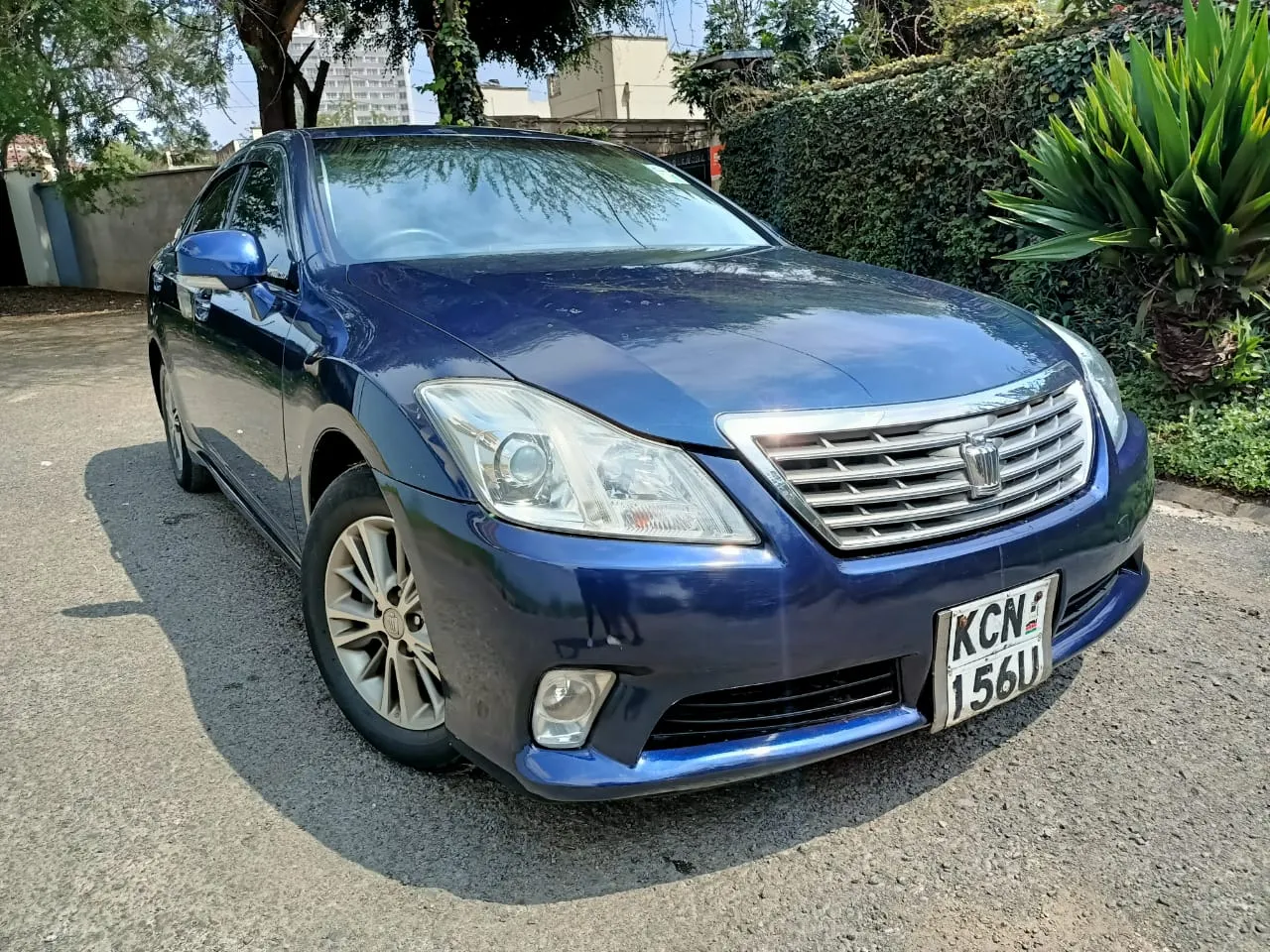 Toyota Crown 2010 As New Pay 20% 80% in 60 months 980k ONLY