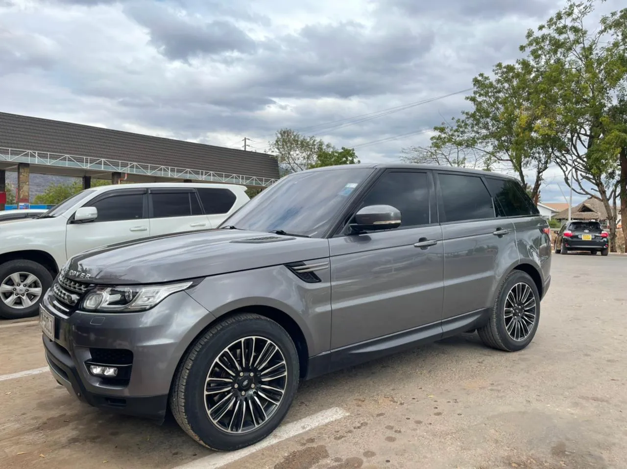 Cars Cars For Sale/Vehicles SUV-Range Rover Sport 2015 Petrol 3L super Charge New Cheapest Deal 13