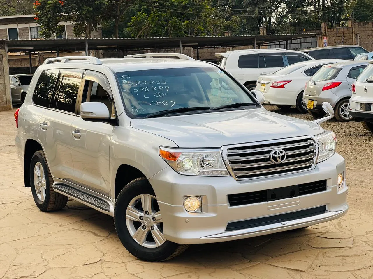 Cars For Sale/Vehicles-2014 Toyota V8 CHEAPEST OFFER in Kenya