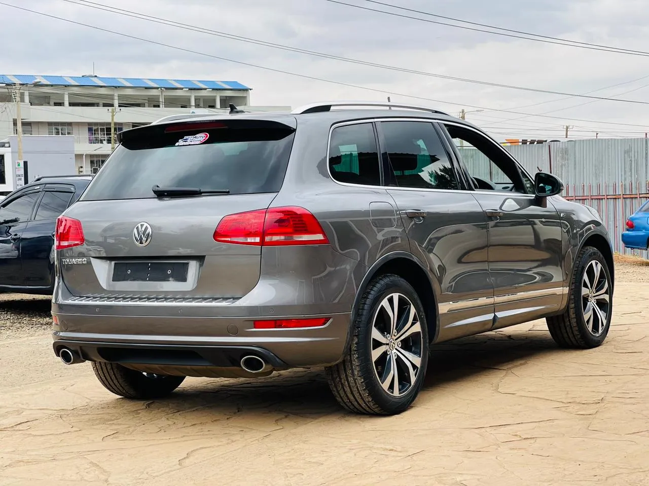 Volkswagen Touareg R-LINE 2014 Fully LOADED New Hire Purchase OK Wow