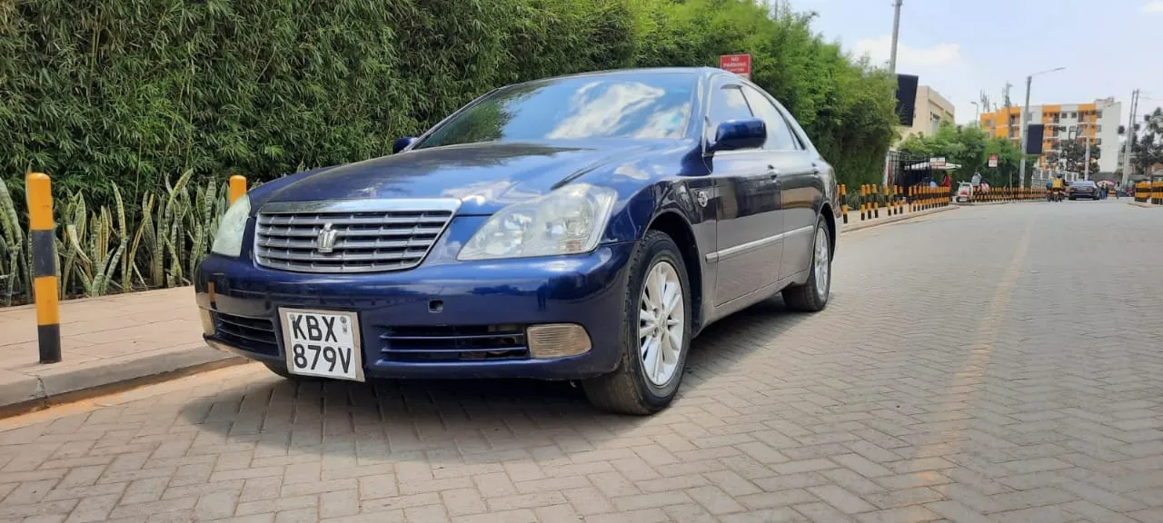 Cars For Sale/Vehicles Cars Saloon/Sedan-Toyota Crown 2006 pay 20% Balance in 60 Months OFFER 5