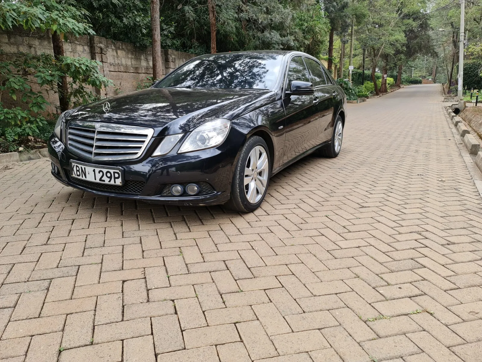 Cars Cars For Sale/Vehicles-Mercedes Benz E200 2010 Cleanest Offer Local 12