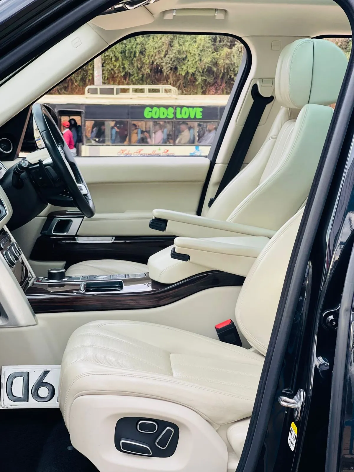 RANGE ROVER VOGUE SUNROOF 2015 EXCLUSIVE CHEAPEST QUICK SALE