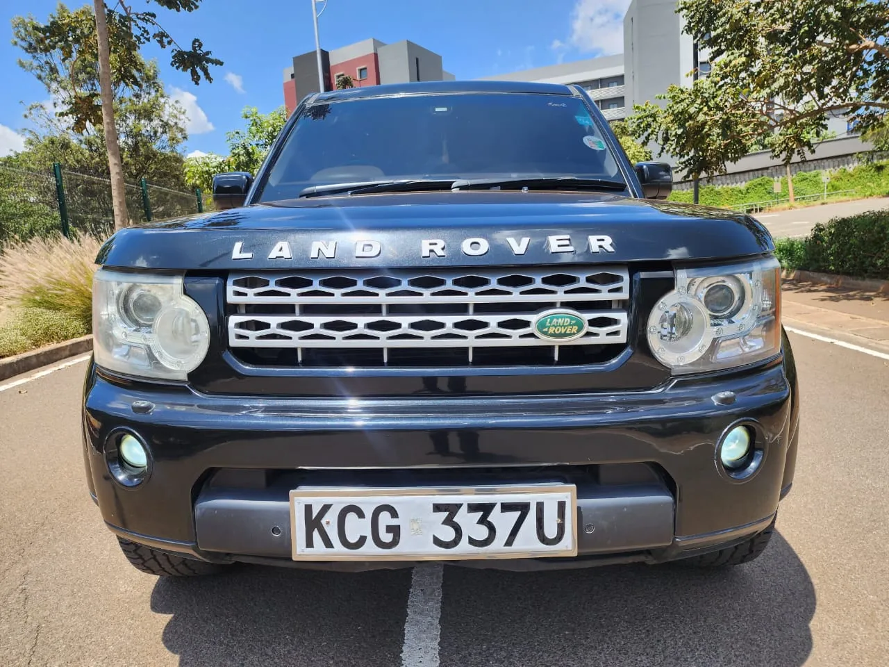 Land Rover Discovery 4 HSE Triple SUNROOF QUICK SALE You Pay 30% Deposit Trade in Ok For sale in kenya