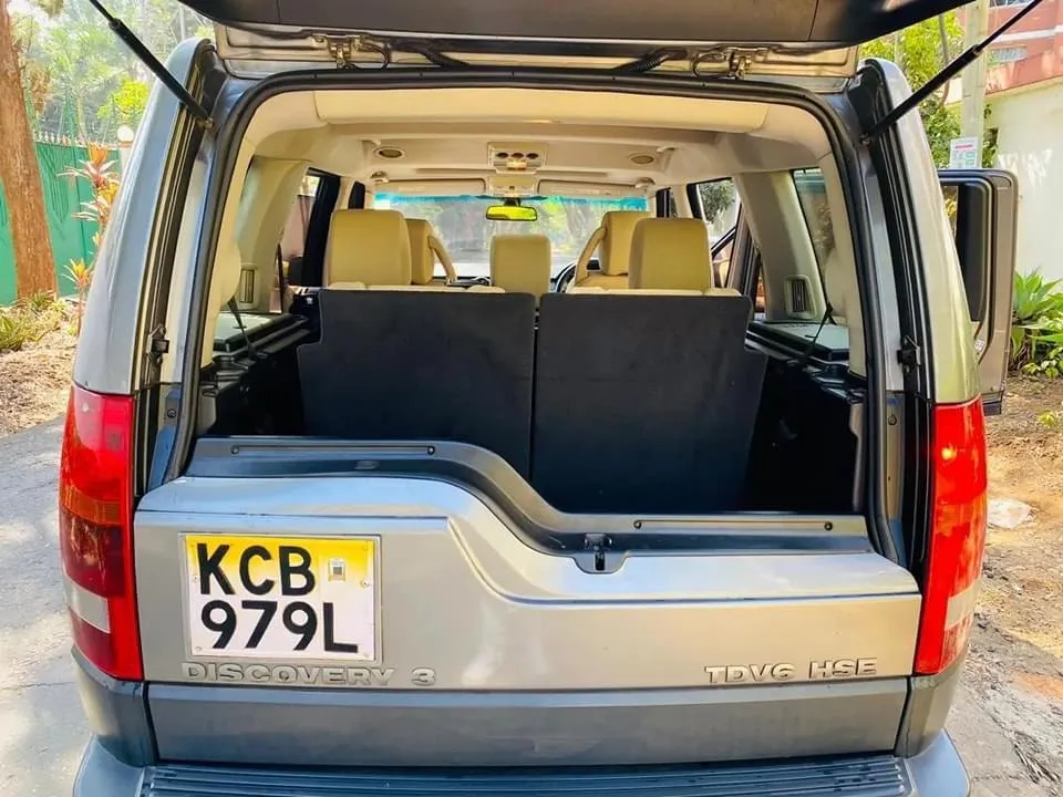 Land Rover Discovery 3 QUICK SALE Triple SUNROOF You Pay 30% Deposit Trade in Ok For sale in kenya