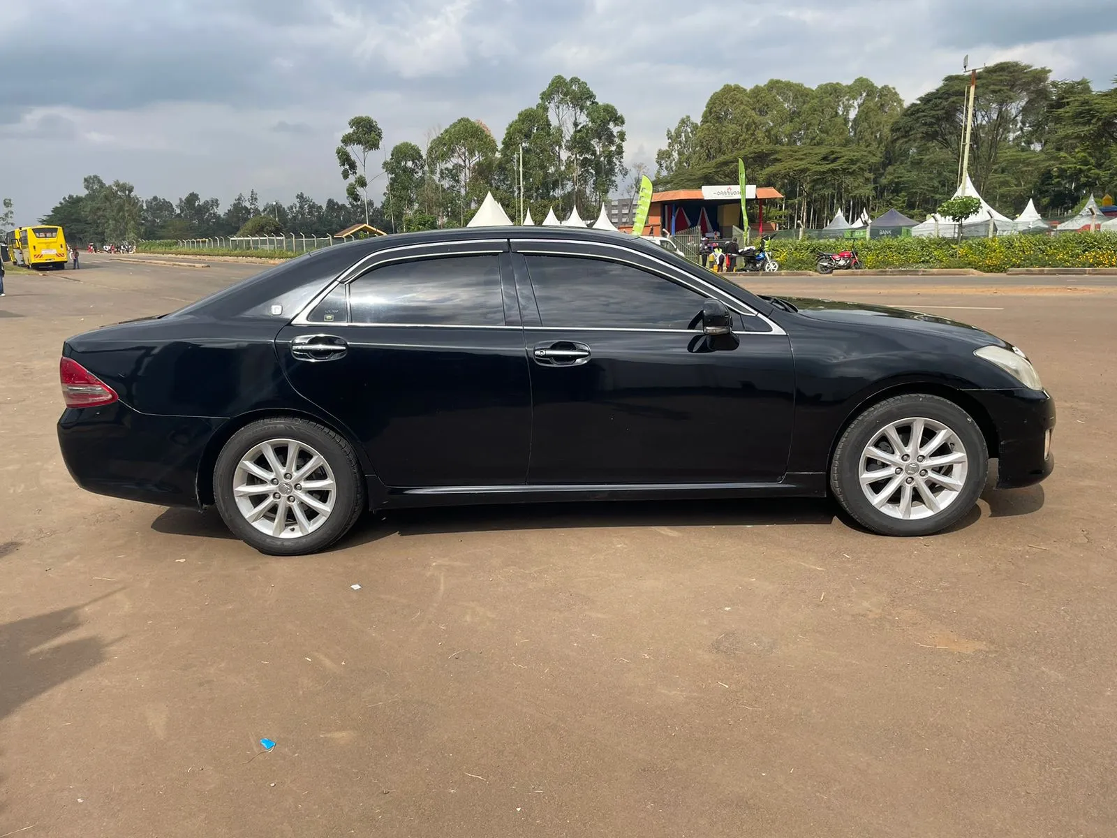 Toyota CROWN Royal Saloon 🔥 You pay Deposit Trade in Ok Hot Deal exclusive